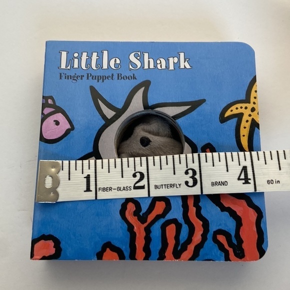 Little Shark Finger Puppet Book Chronicle Books - Picture 8 of 10